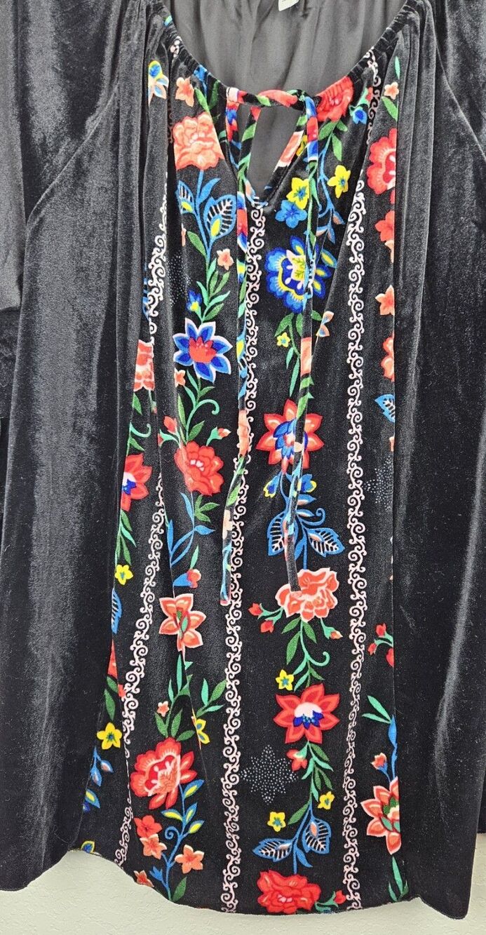 Pioneer Woman Women's XXL 2XL Black Floral Velour Top Shirt Boho Bell Sleeves - Picture 2 of 11